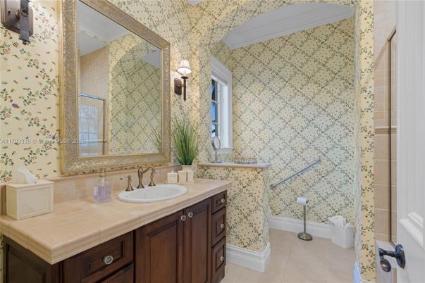 Bathroom, Interior, Tile Countertops