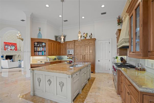 Fireplace, Interior, Kitchen, Pendant Lights, Recessed Lighting