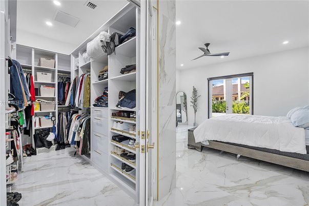 Bedroom, Interior, Marble, Recessed Lighting, Walk-in Closets