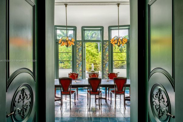 Dining room, Interior, Pendant Lights