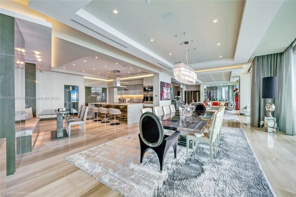 Chandelier, Dining room, Interior, Kitchen, Pendant Lights, Recessed Lighting, Stainless Steel Appliances, Wood Texture Flooring