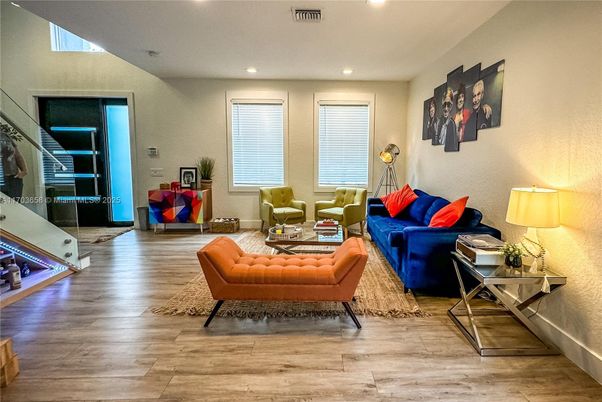 Interior, Living room, Recessed Lighting, Wood Texture Flooring