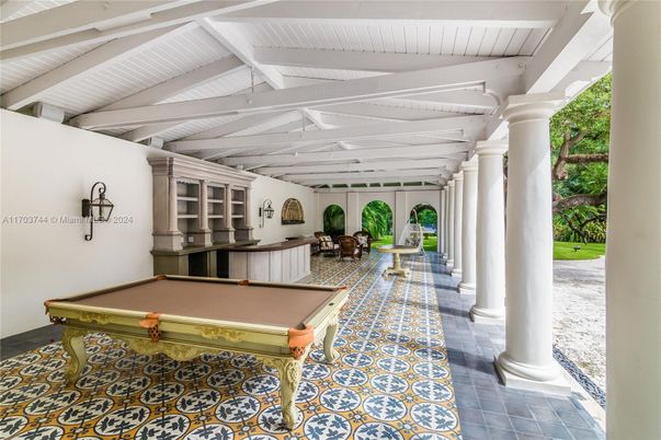 Billiard Table, Game Room, Interior
