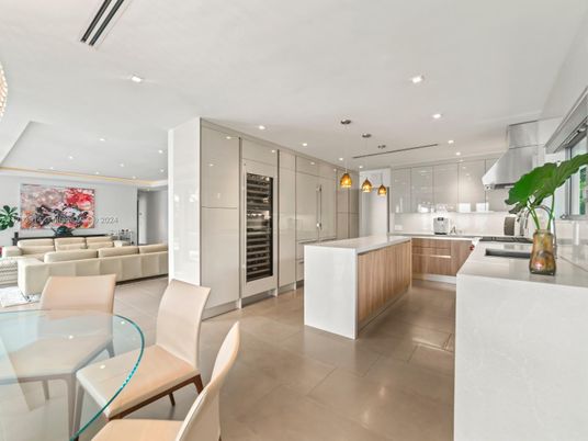 Dining room, Interior, Kitchen, Living room, Pendant Lights, Recessed Lighting, Stainless Steel Appliances