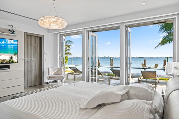 Bedroom, Interior, Pendant Lights, Recessed Lighting, Water