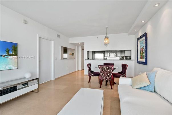 Chandelier, Dining room, Interior, Kitchen, Living room, Pendant Lights, Recessed Lighting