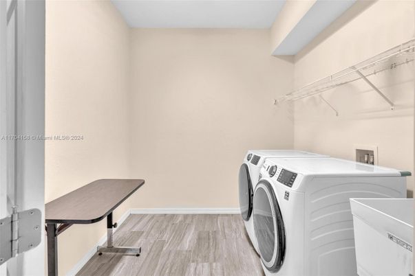 Interior, Washer, Wood Texture Flooring