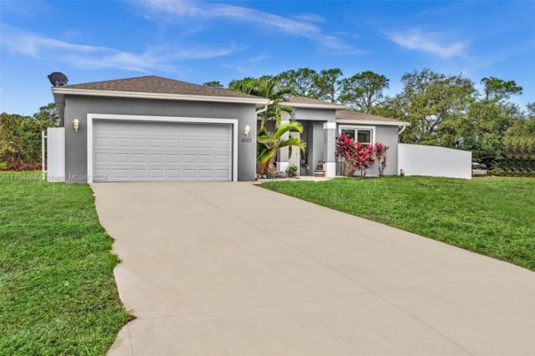 Backyard, Detached Garage, Exterior