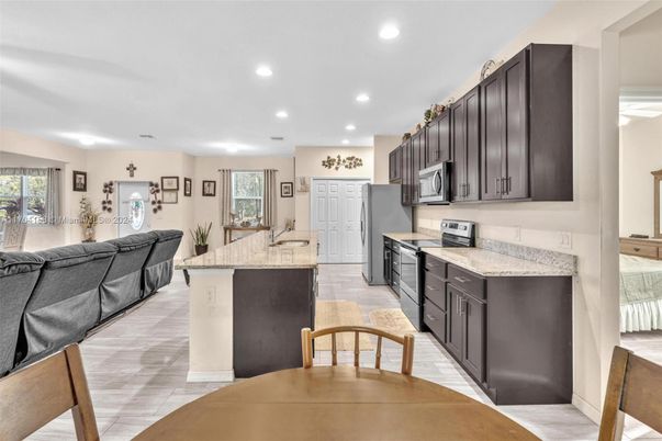 Dining room, Interior, Kitchen, Recessed Lighting, Stainless Steel Appliances