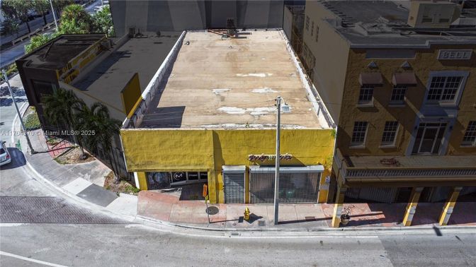 Exterior, Drone