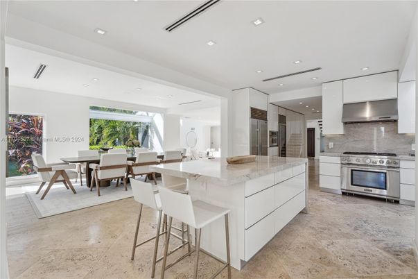 Dining room, Interior, Kitchen, Recessed Lighting, Stainless Steel Appliances