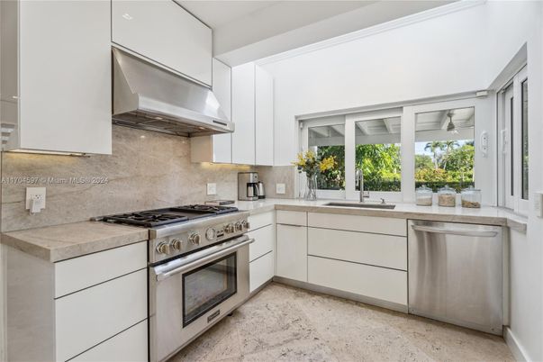 Interior, Kitchen, Stainless Steel Appliances