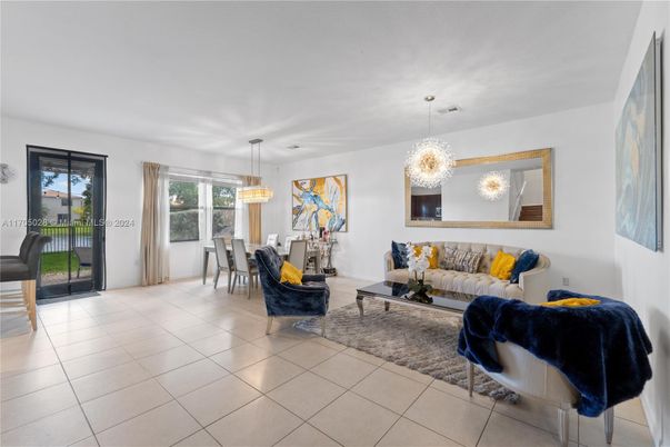 Dining room, Interior, Living room, Pendant Lights