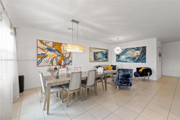 Chandelier, Dining room, Interior