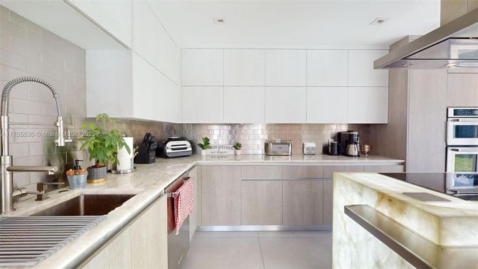 Interior, Kitchen, Stainless Steel Appliances