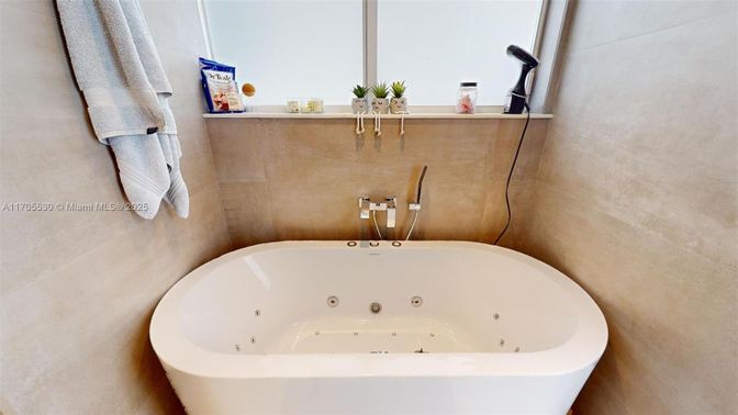 Bathroom, Free Standing Baths, Interior