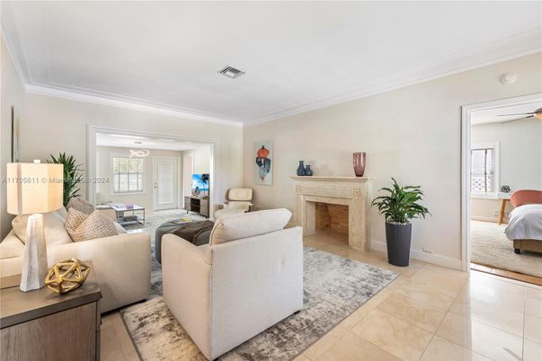 Fireplace, Interior, Living room