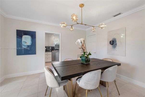 Dining room, Interior, Pendant Lights