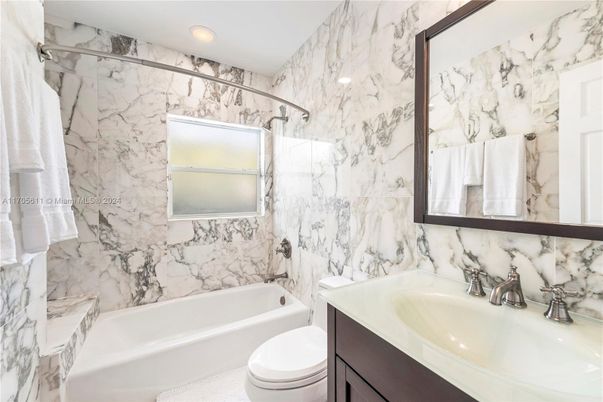 Bathroom, Interior, Marble Walls, Recessed Lighting