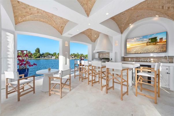 Fireplace, Interior, Recessed Lighting, Water