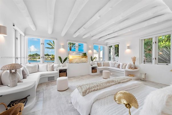 Interior, Living room, Water