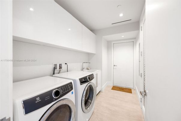 Interior, Recessed Lighting, Washer