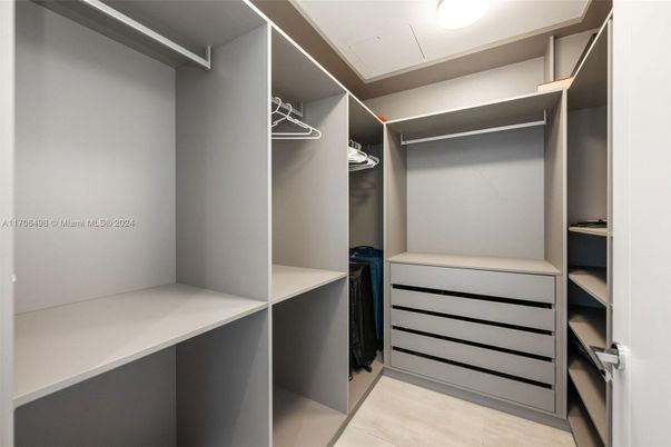 Interior, Walk-in Closets