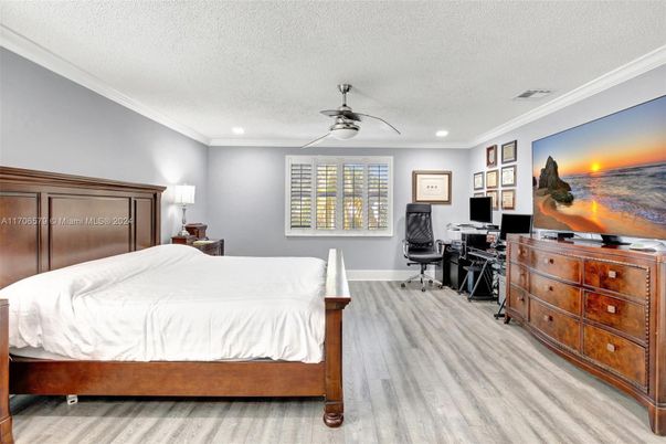 Bedroom, Home Office, Interior, Recessed Lighting, Wood Texture Flooring