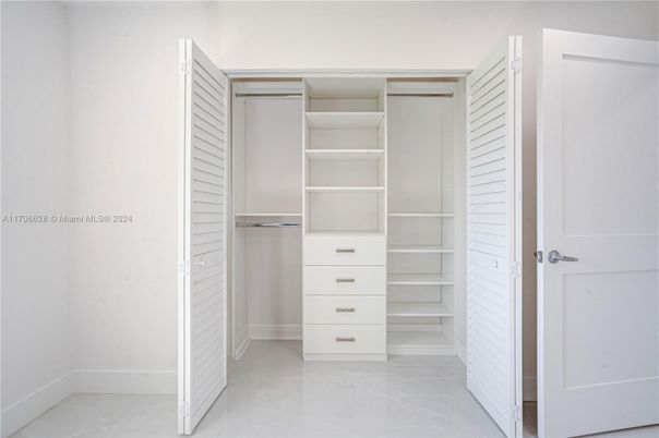 Interior, Walk-in Closets