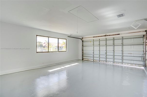 Garage, Interior
