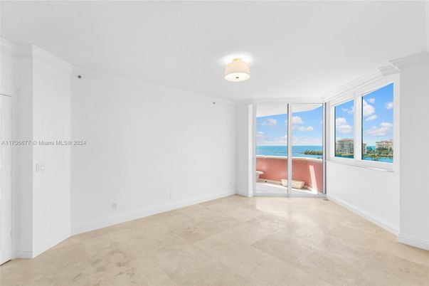 Empty room, Interior, Water