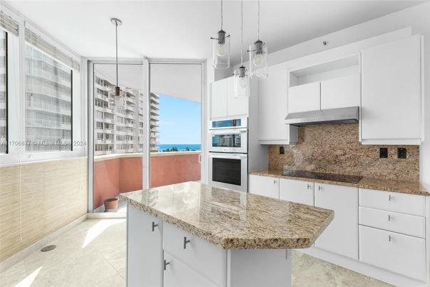 Interior, Kitchen, Pendant Lights, Water