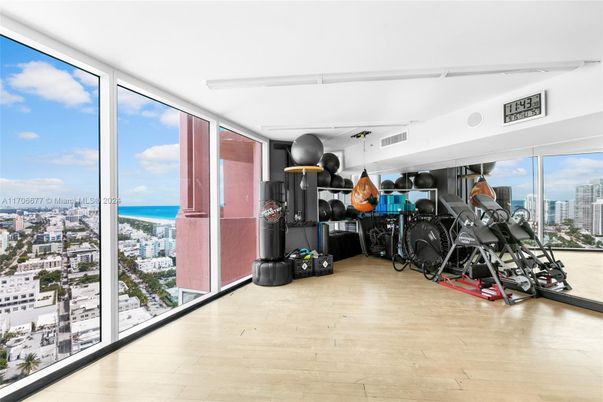 Fitness Equipment, Interior, Water, Wood Texture Flooring