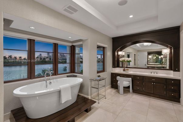 Bathroom, Dual Sink Vanities, Free Standing Baths, Interior, Recessed Lighting, Water