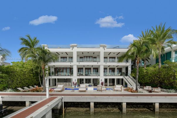 Exterior, Facade, Condo Building