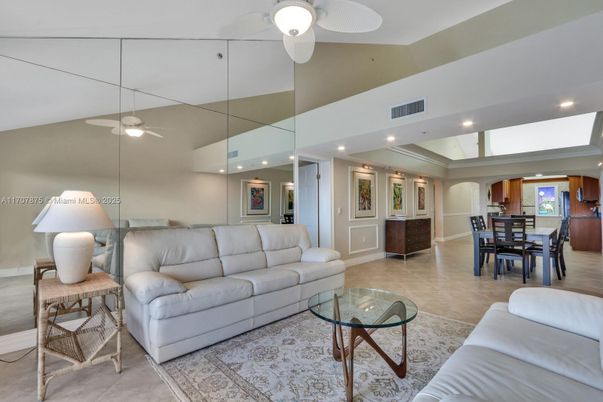 Dining room, Interior, Living room, Recessed Lighting