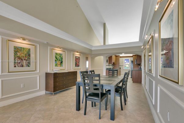 Dining room, Interior
