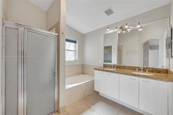 Bathroom, Dual Sink Vanities, Interior