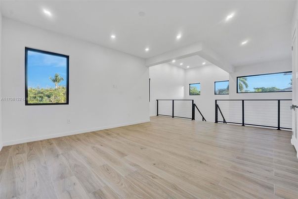 Empty room, Interior, Recessed Lighting, Wood Texture Flooring