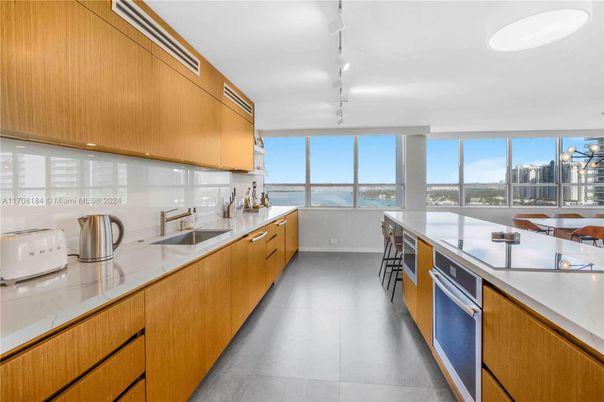 Interior, Kitchen, Stainless Steel Appliances, Water