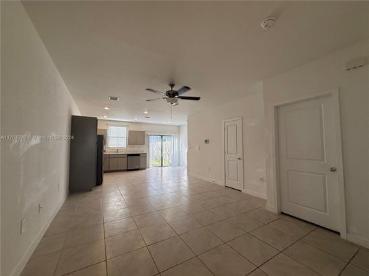 Empty room, Interior, Kitchen, Recessed Lighting