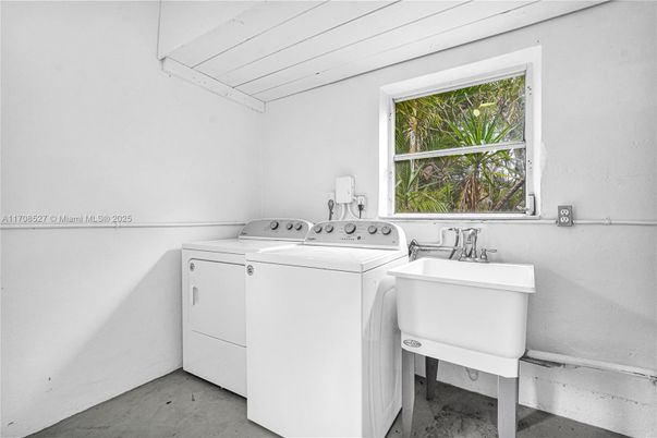 Interior, Washer