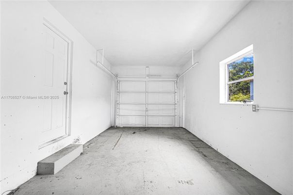 Garage, Interior