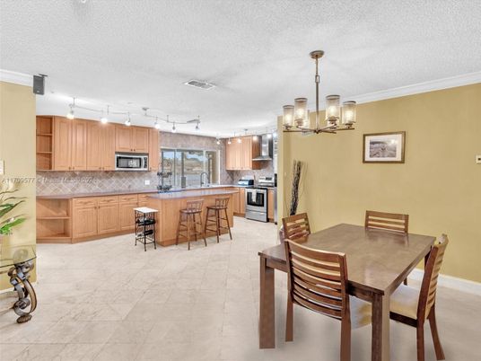 Dining room, Interior, Kitchen, Pendant Lights, Stainless Steel Appliances
