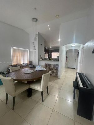 Dining room, Interior, Pendant Lights, Piano, Recessed Lighting