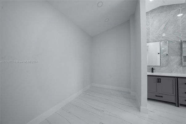 Bathroom, Interior, Marble, Recessed Lighting