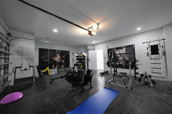 Fitness Equipment, Interior, Recessed Lighting