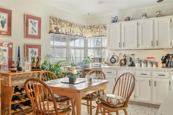 Dining room, Interior, Kitchen, Recessed Lighting
