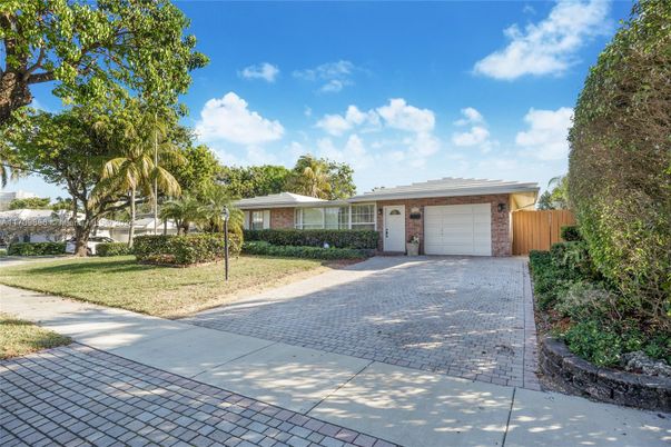 Attached, Exterior, Facade, Brick Facade, Ranch