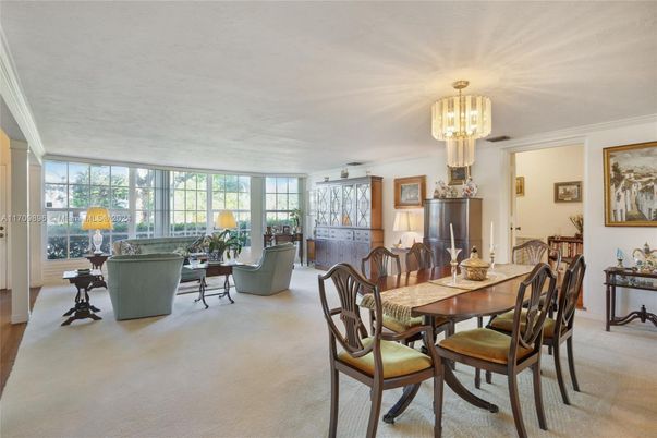 Chandelier, Dining room, Interior, Living room